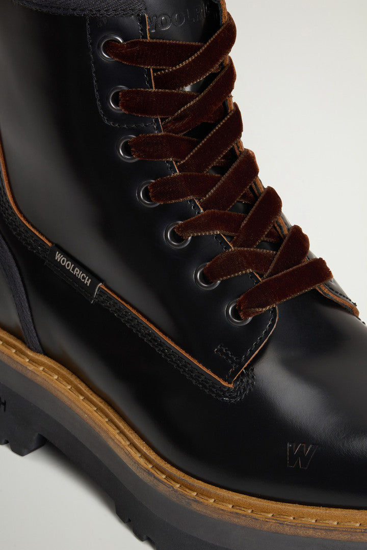 Main Combat Boots in Calfskin Leather Black